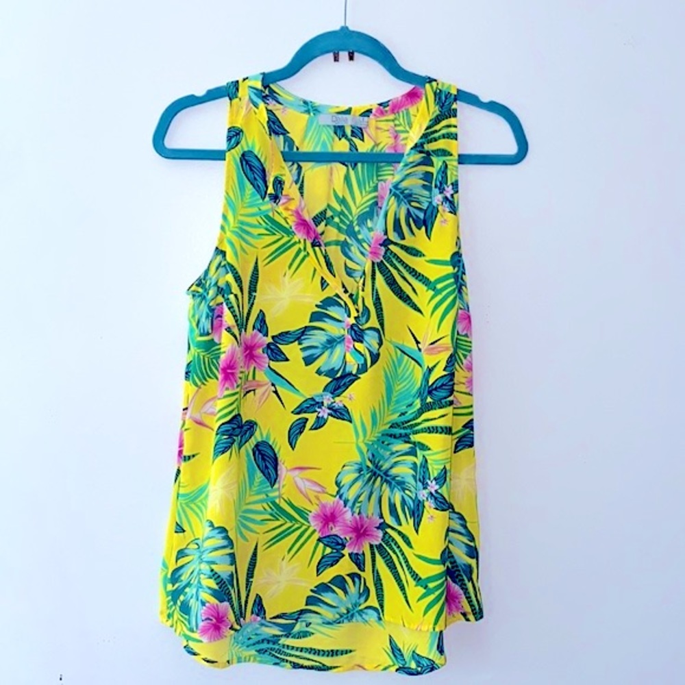 Tropical Top by Dalia. Size S. Nice condition